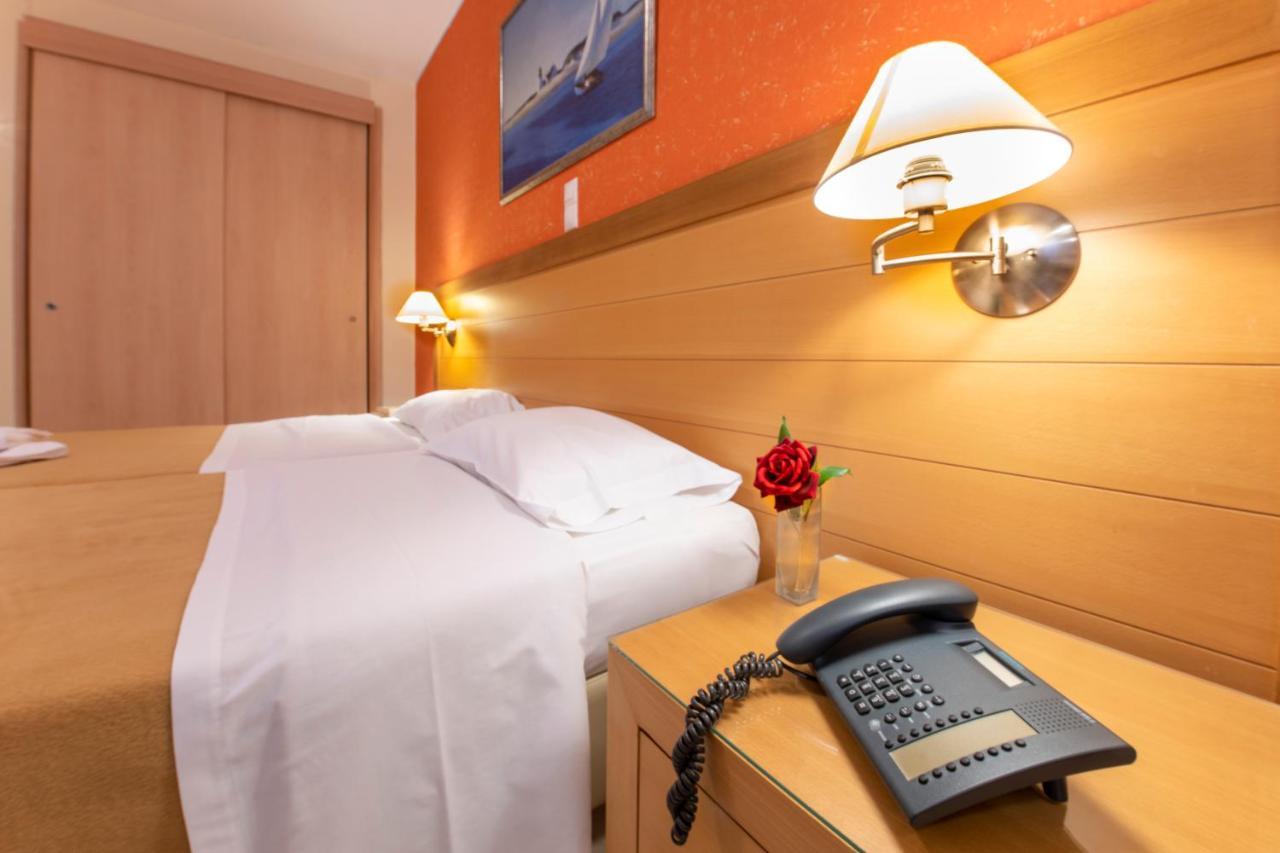 Avra Hotel Méthana 외부 사진