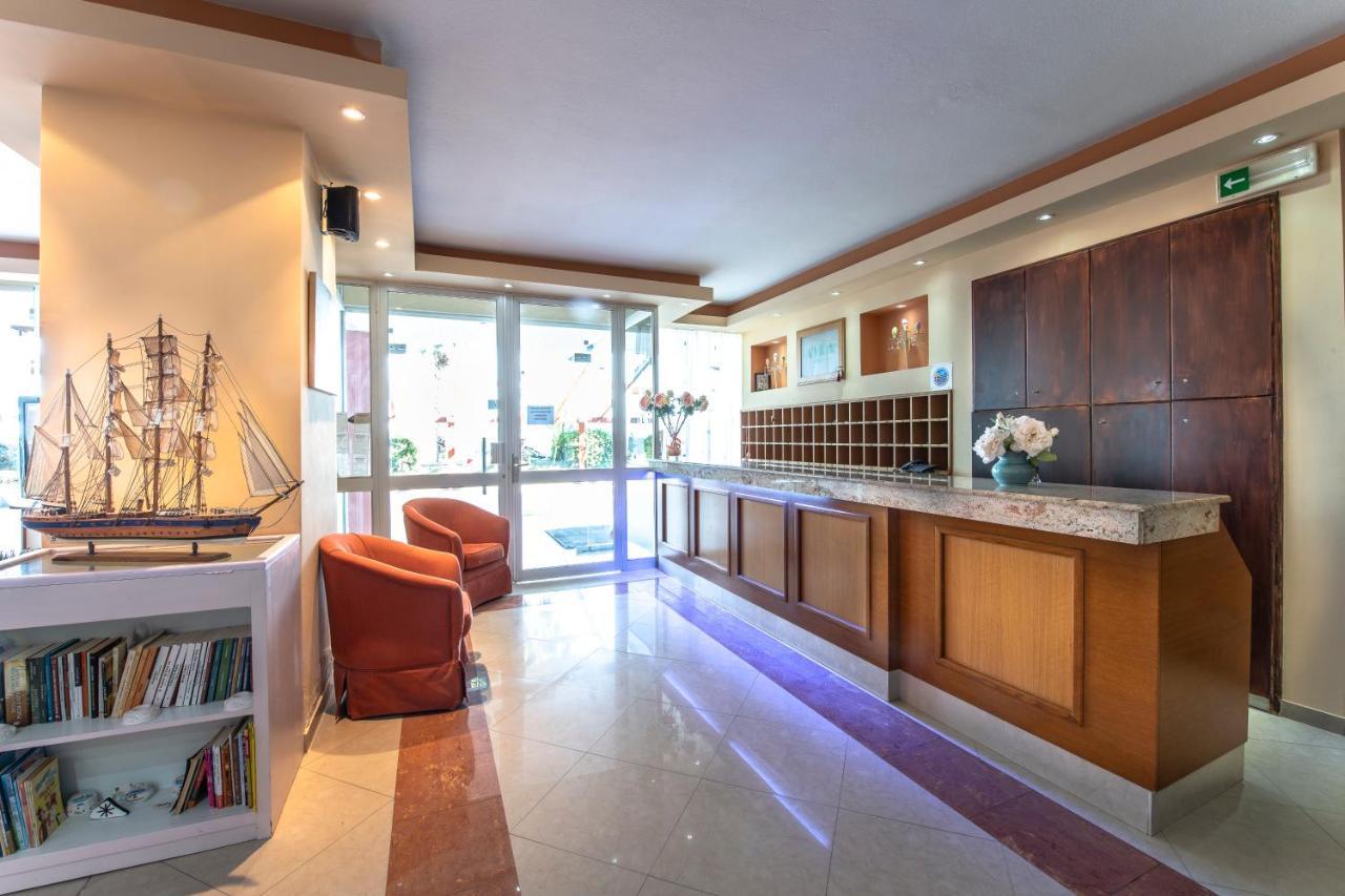 Avra Hotel Méthana 외부 사진