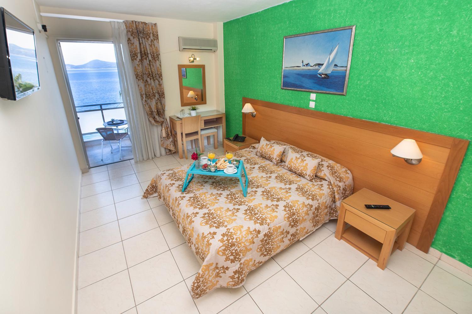 Avra Hotel Méthana 객실 사진